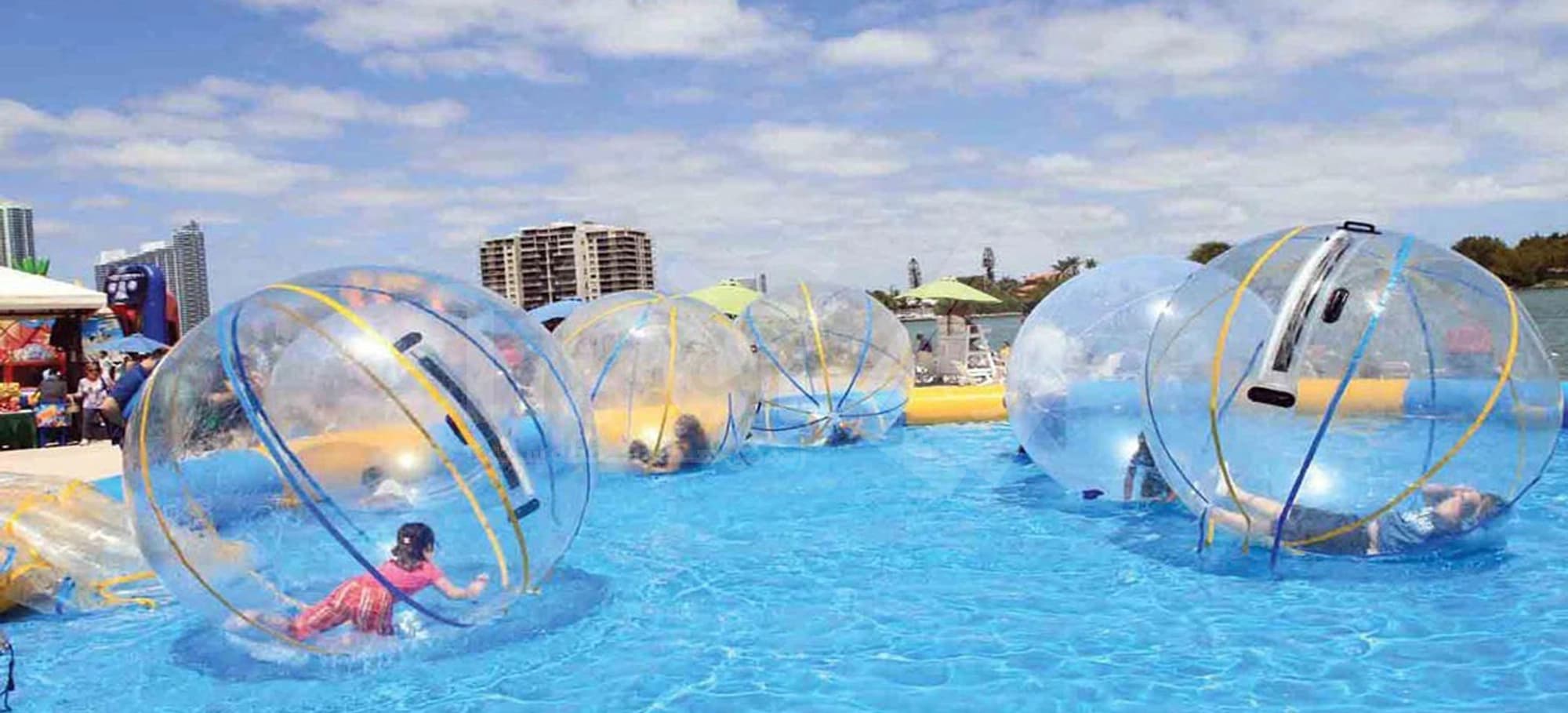 فوتبال حبابی اوشن پارک کیش