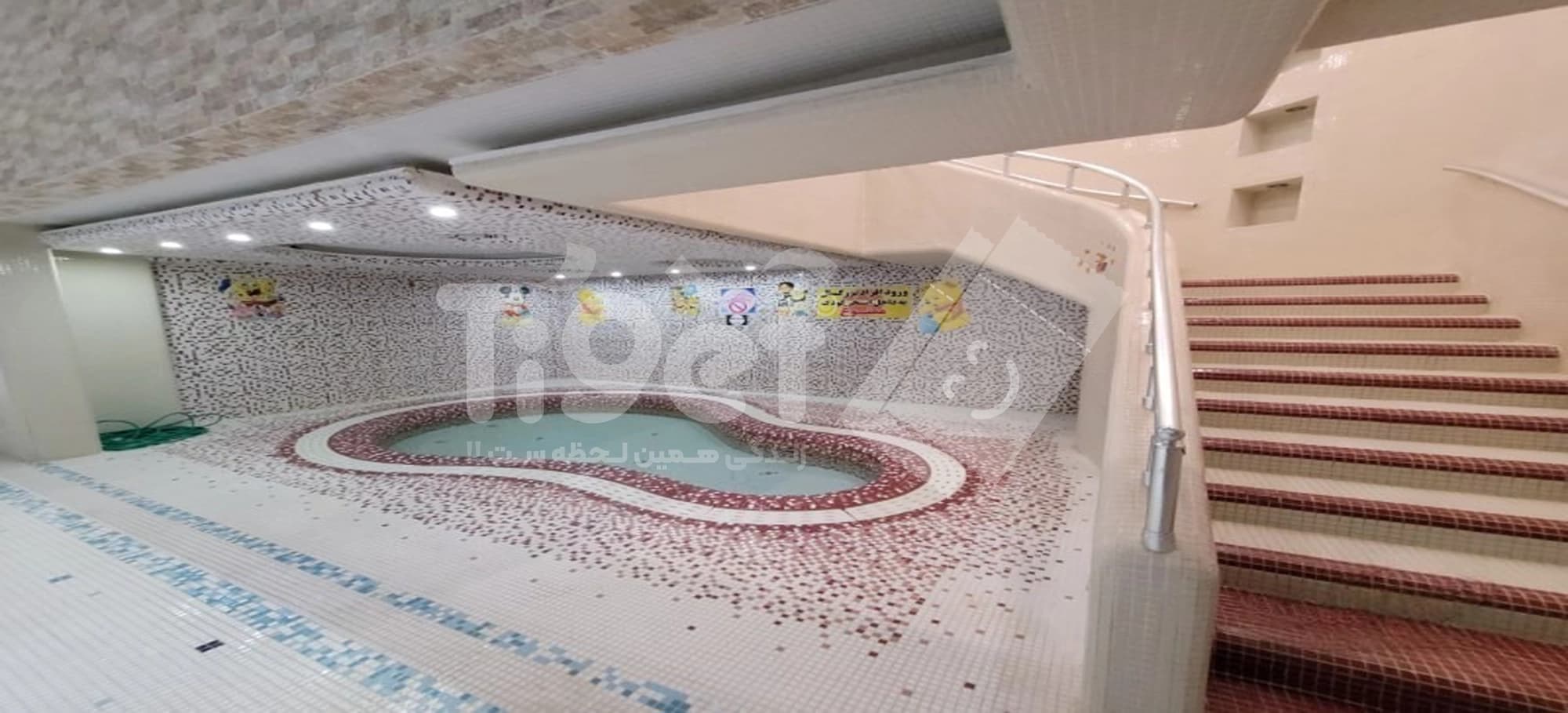 حوضچه استخر قصر آبی قم