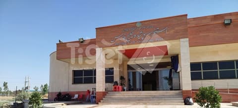 ورودی استخر خلیج فارس قم